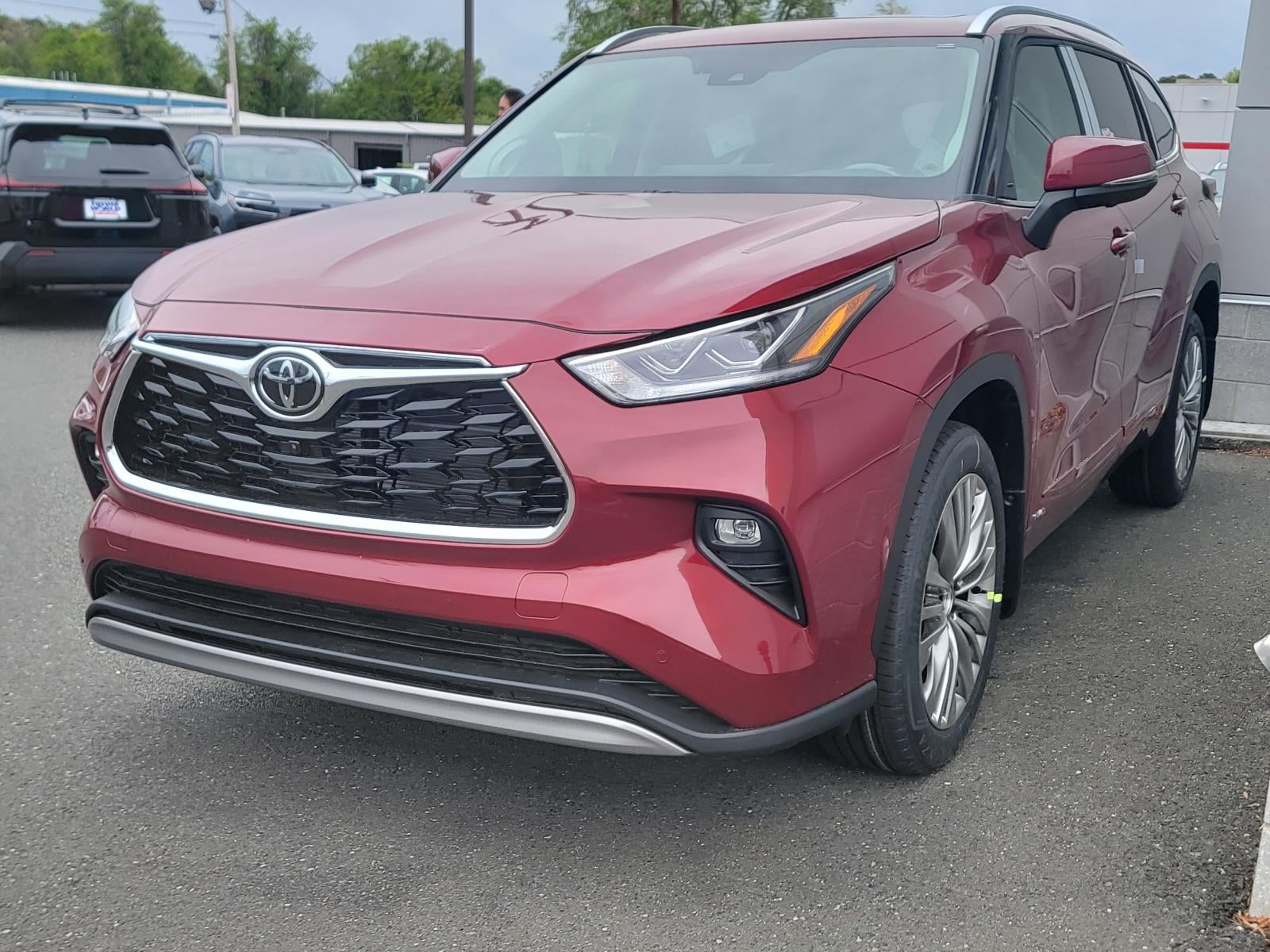 2026 Toyota Highlander Hybrid Platinum