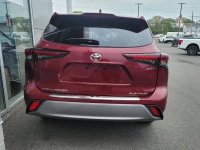 2026 Toyota Highlander Hybrid Platinum