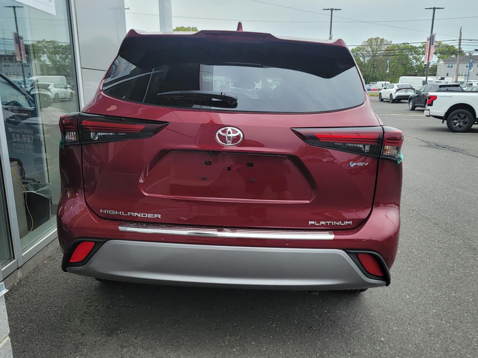 2026 Toyota Highlander Hybrid Platinum