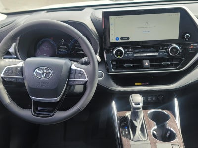 2026 Toyota Highlander Hybrid Platinum