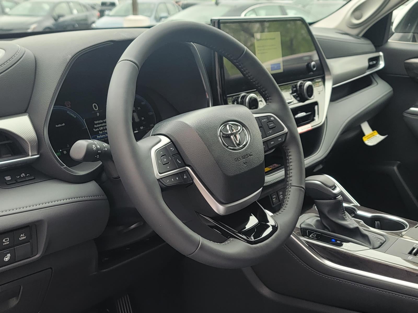 2026 Toyota Highlander Hybrid Platinum