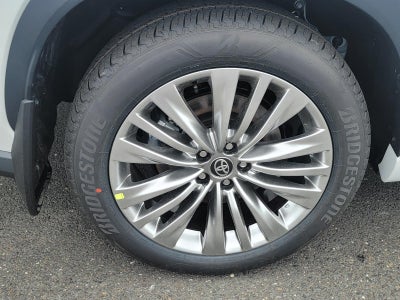 2026 Toyota Highlander Hybrid Platinum