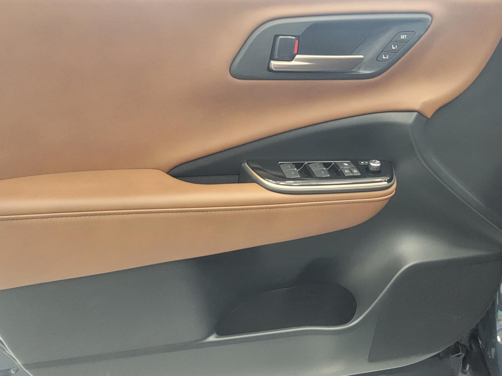 2025 Toyota Toyota Crown Signia Limited